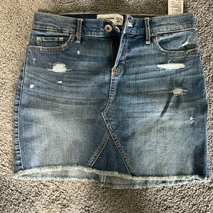NWT Abercrombie Kids Denim Skirt size 13/14